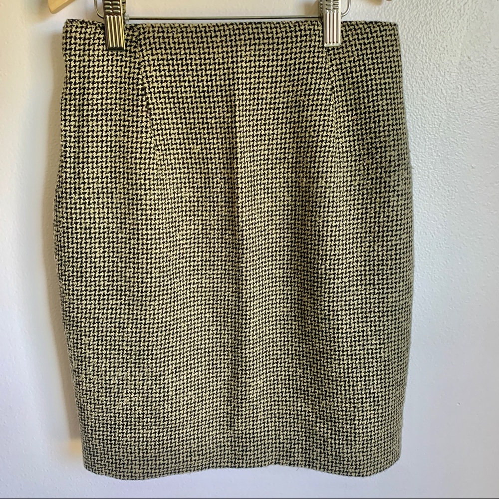 VINTAGE CLOTHES CIRCUIT WOOL HOUNDSTOOTH SKIRT WITH BACK SLIT CLUELESS